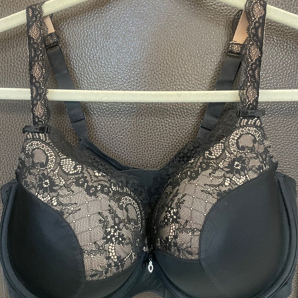 Black lace bra